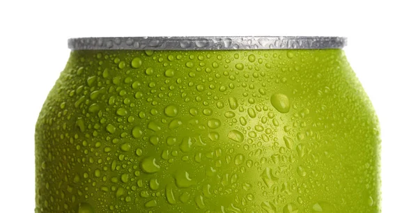Grüne Dose Soda Mit Wassertropfen Auf Weißem Hintergrund Nahaufnahme — Stockfoto