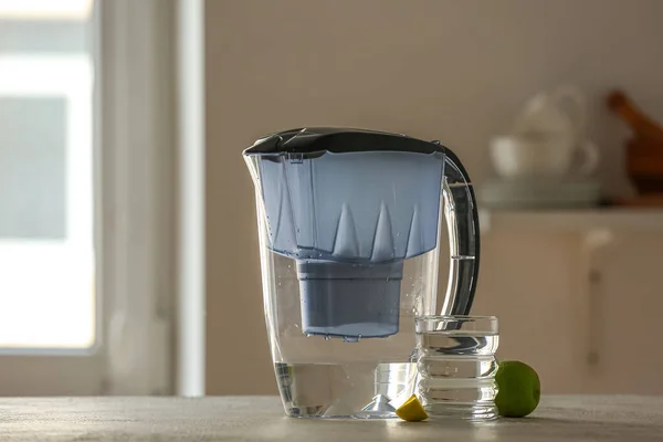 Water Filter Jug Glass Lime Table Kitchen — Stock Photo, Image