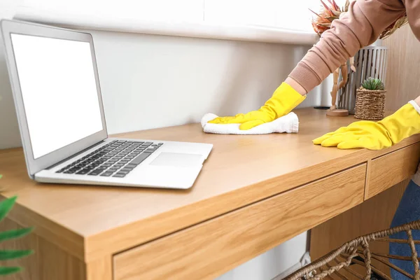 Housewife Cleaning Table Home Closeup — Stock Photo, Image