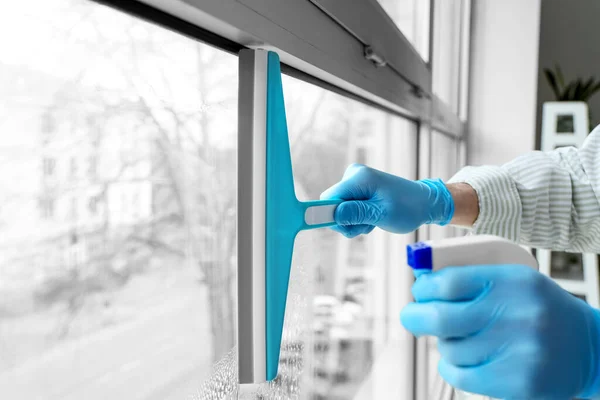 Male Janitor Cleaning Window Room Closeup — Stock Photo, Image