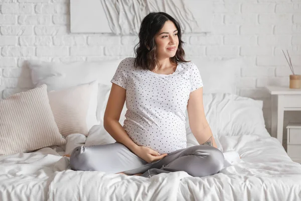 Mujer Embarazada Joven Sentada Dormitorio — Foto de Stock