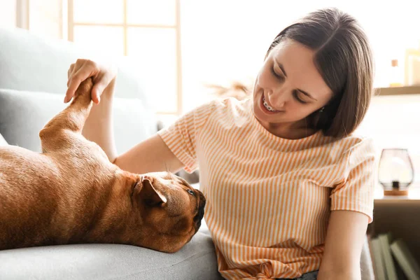 Young Woman Cute French Bulldog Home — Stock Photo, Image