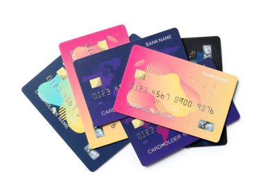 Beyaz arkaplanda kredi kartları