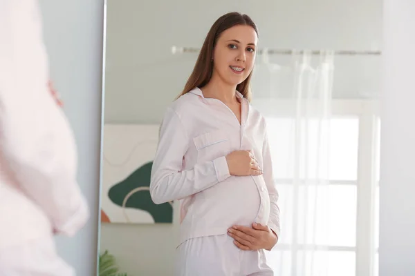 Young Pregnant Woman Pajamas Mirror Home — Stock Photo, Image