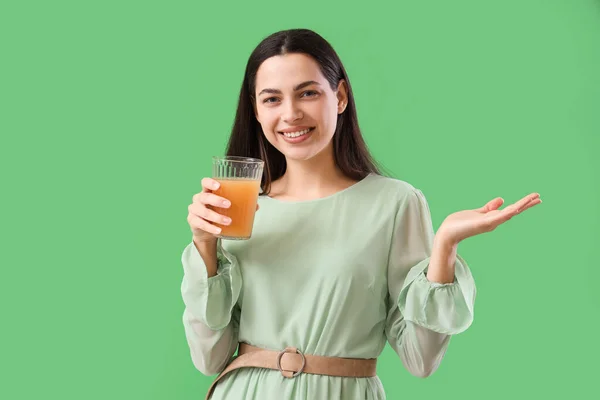 Young Woman Glass Vegetable Juice Green Background — Stock Photo, Image