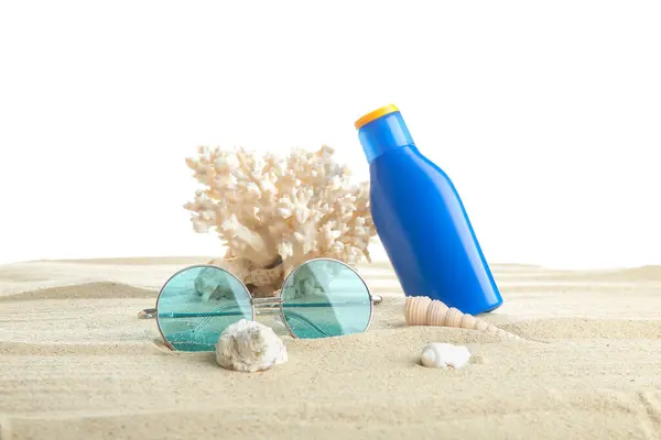 Composición Creativa Con Botella Crema Protector Solar Gafas Sol Coral —  Fotos de Stock