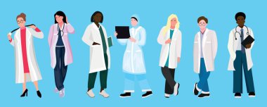 Açık mavi arka planda farklı doktorlar.