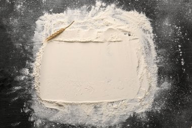 grunge siyah arkaplan üzerinde buğday kulaklı un