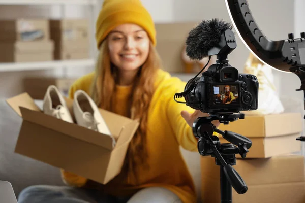 Female Seller Shoes Recording Video Home — Stock Photo, Image