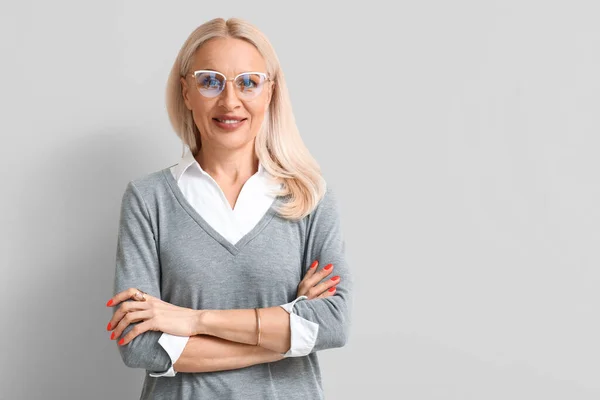 Mature Blonde Woman Eyeglasses Light Background — Stock Photo, Image