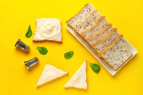 Plate Tasty Toasts Cream Cheese Yellow Background — Stock Photo, Image