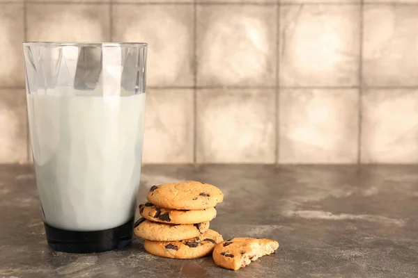 Glass Milk Cookies Grey Grunge Table Tile Wall — Stock Photo, Image