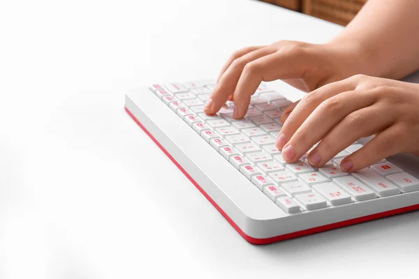 Female Programmer Using Computer Keyboard White Table Closeup — Stock Photo, Image