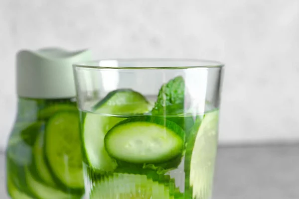 Sports Bottle Glass Infused Water Cucumber Slices Grey Table — Stock Photo, Image