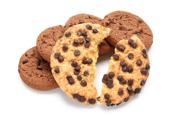 Biscuits Savoureux Avec Des Pépites Chocolat Sur Fond Blanc — Photo