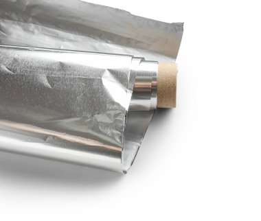 Alüminyum folyo rulosu beyaz arkaplanda izole edildi