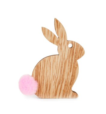 Beyaz arka plan üzerinde ahşap Paskalya tavşanı