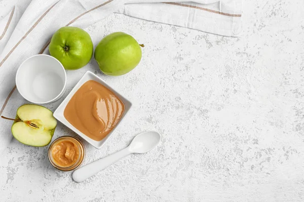 Composition Bowl Healthy Baby Puree Fresh Apples Light Background — Stock Photo, Image