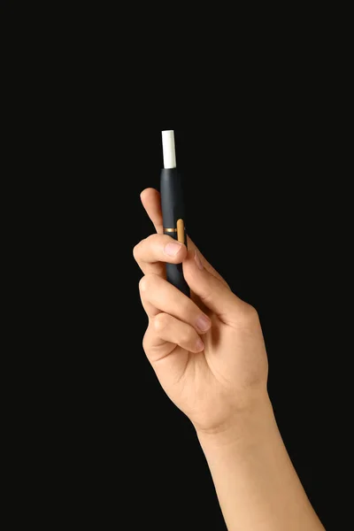 Mano Femenina Sosteniendo Cigarro Electrónico Moderno Con Palo Sobre Fondo — Foto de Stock