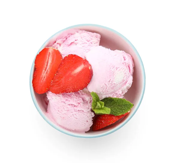 Mísa Lahodné Zmrzliny Kopečky Čerstvými Jahodami Máta Izolované Bílém Pozadí — Stock fotografie