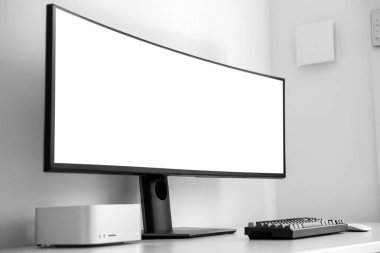 Işık duvarının yanında bilgisayar ve kablosuz ağ yönlendiricisi olan modern işyeri