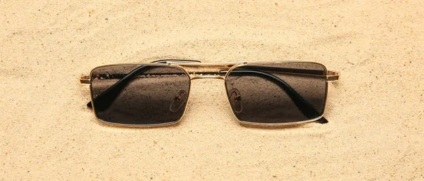 Occhiali Sole Eleganti Sabbia — Foto Stock