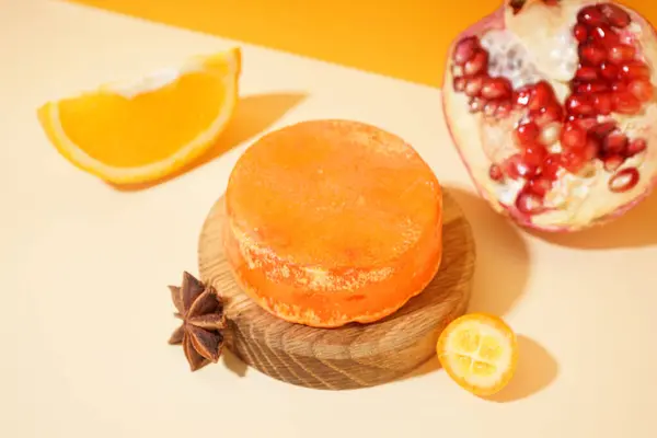 Wooden Stand Solid Shampoo Bar Orange Kumquat Pomegranate Table Orange — Stock Photo, Image