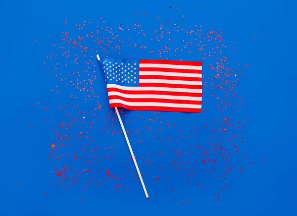 Bandeira Dos Eua Confete Fundo Azul Celebração Dia Independência — Fotografia de Stock