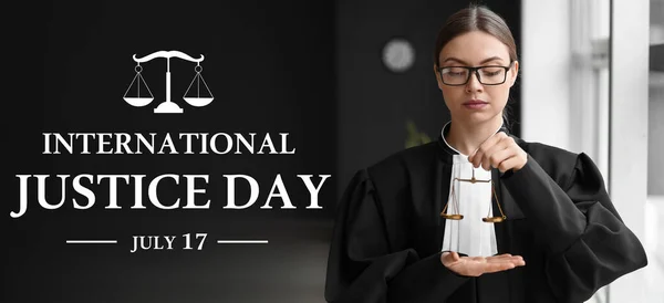 Nemzetközi Igazságszolgáltatás Világnapjának Zászlaja Női Bíróval — Stock Fotó