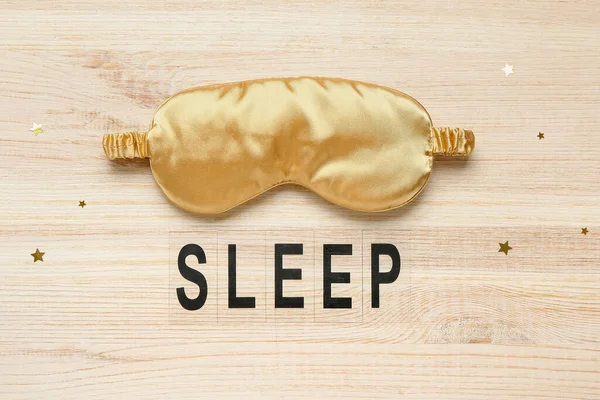 Composição Com Máscara Dormir Palavra Sleep Confete Fundo Madeira — Fotografia de Stock