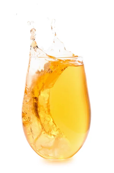 Glas Smakelijke Appelcider Met Spetters Ijsblokje Geïsoleerd Witte Achtergrond — Stockfoto