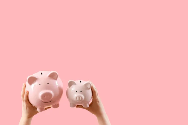 Woman Piggy Banks Pink Background — Stock Photo, Image