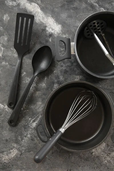 Cooking Pots Kitchen Utensils Dark Grunge Background — Stock Photo, Image