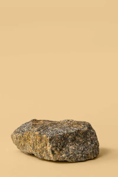 Dekoracyjne Kamienne Podium Beżowym Tle — Zdjęcie stockowe
