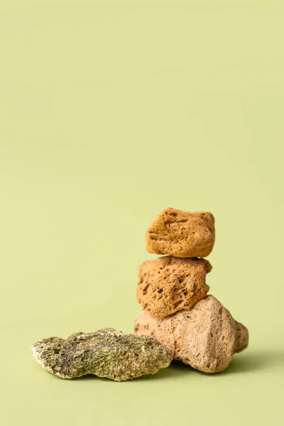 Decorative Stone Podiums Green Background — Stock Photo, Image
