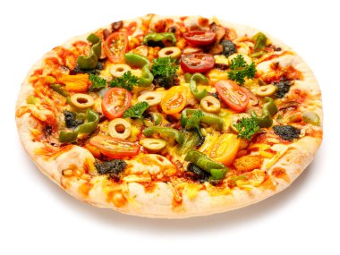 beyaz zemin üzerinde sebze pizza