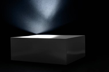 Kamera flaşı koyu arkaplanda kutuda