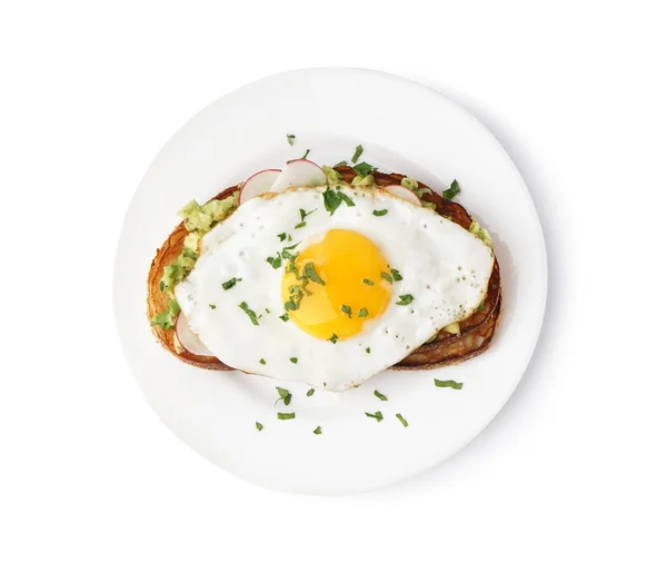 Deilige Smørbrød Med Stekt Egg Hvit Bakgrunn – stockfoto