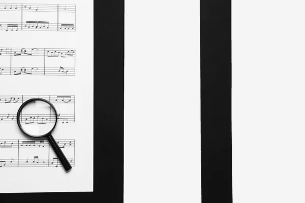 Magnifier Music Sheet Black White Background — Stock Photo, Image