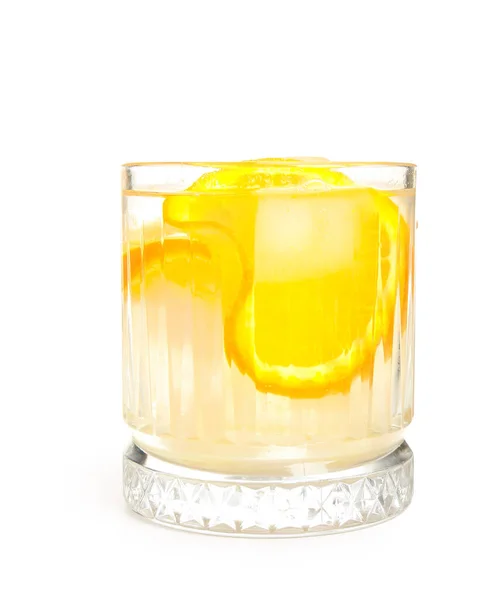 Glas Water Met Sinaasappelschijfjes Witte Achtergrond — Stockfoto