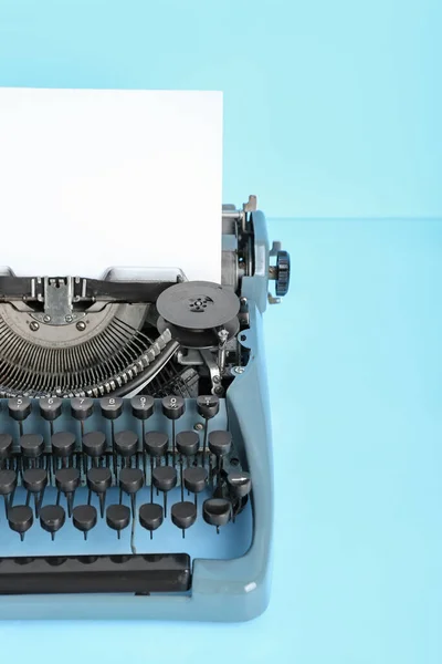 Máquina Escrever Vintage Fundo Azul — Fotografia de Stock
