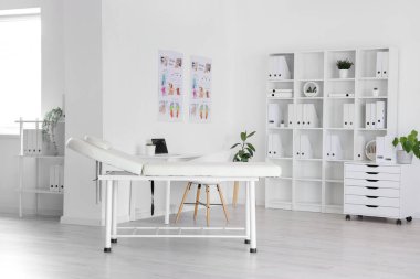 Kanepesi ve işyeri olan rehabilitasyon merkezi.