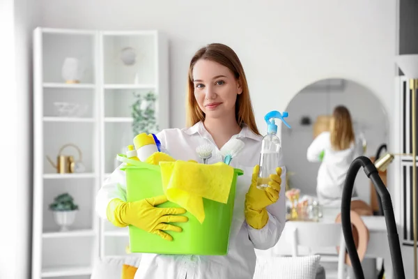 Young Woman Bucket Cleaning Supplies Home — Stock Photo, Image