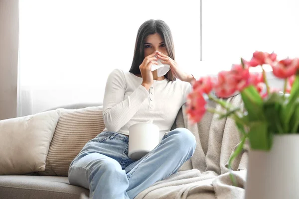 Allergic Young Woman Sneezing Home — Stock Photo, Image