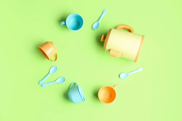 Рамка Различной Посуды Зеленом Фоне Праздник Дня Защиты Детей — стоковое фото