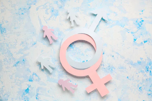 Símbolos Género Mujer Hombre Con Figuras Sobre Fondo Azul Grunge —  Fotos de Stock