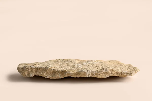 Pódio Pedra Decorativa Fundo Bege — Fotografia de Stock