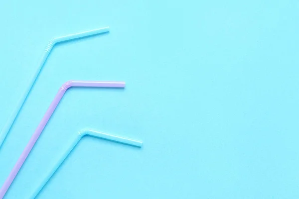 Different Plastic Straws Blue Background — Stock Photo, Image