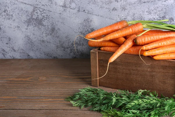 Box Fresh Carrots Wooden Table — Stock Photo, Image