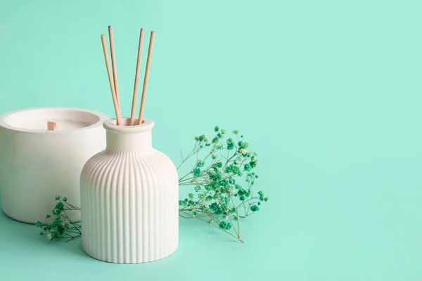 Floral Reed Diffuser Candle Gypsophila Flowers Turquoise Background Closeup — Stock Photo, Image